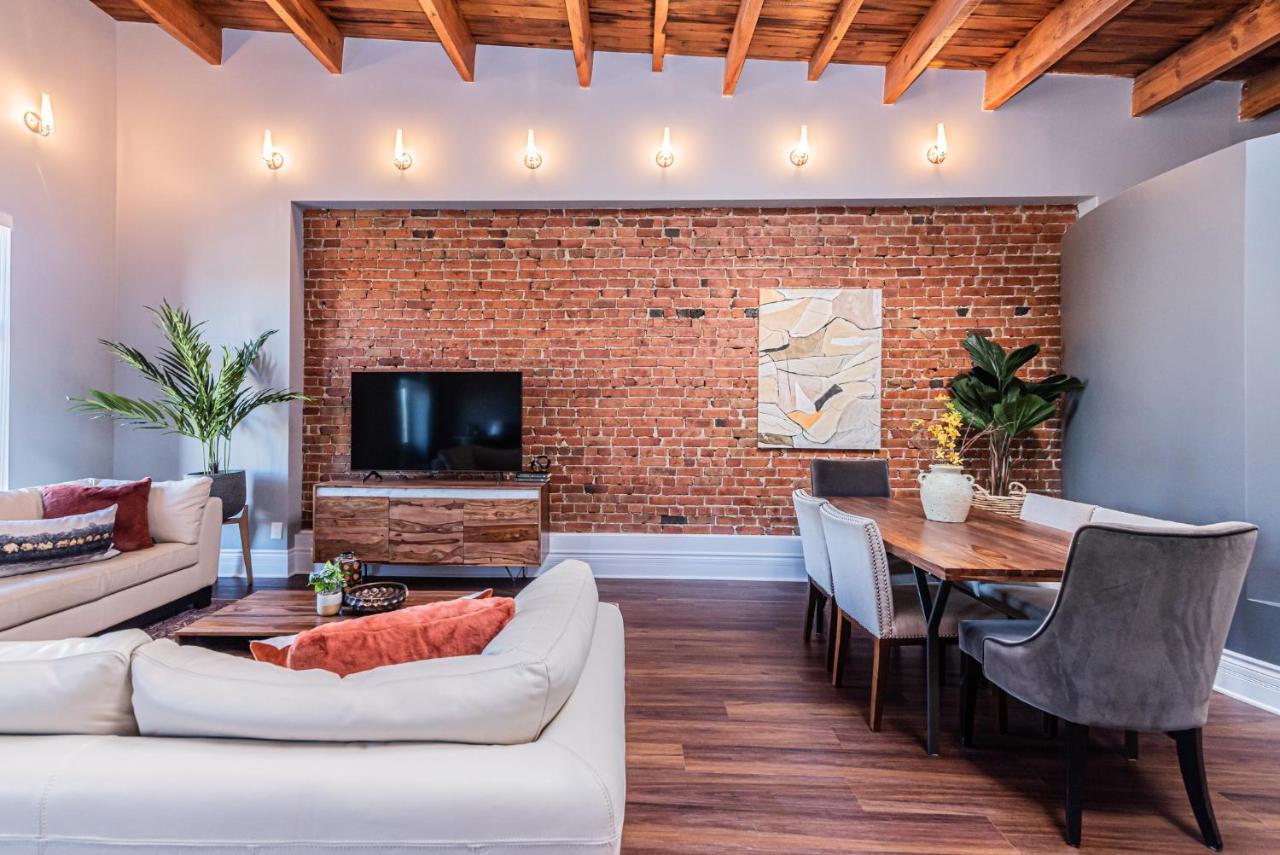 Family Friendly 3-Bedroom Beauty In Le Plateau By Denstays Montreal Exterior photo