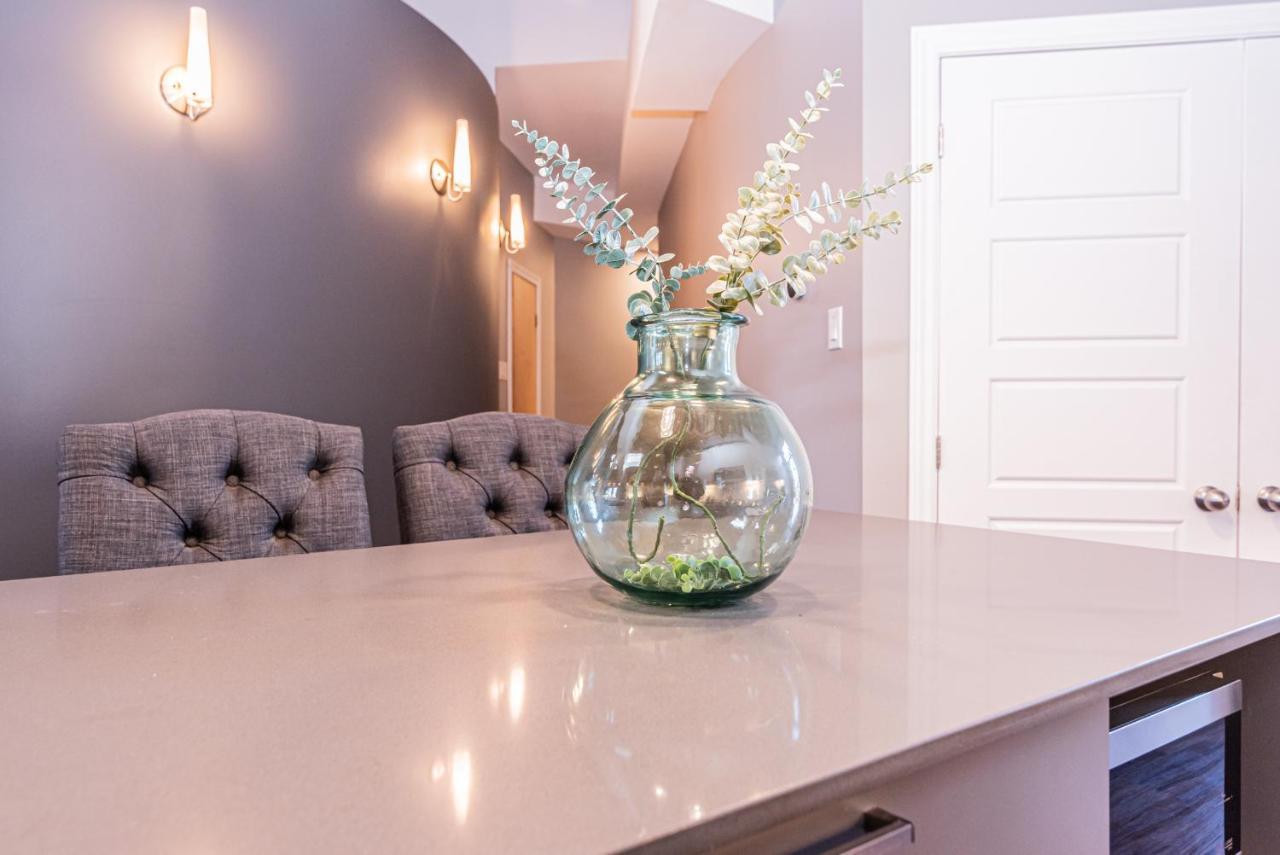 Family Friendly 3-Bedroom Beauty In Le Plateau By Denstays Montreal Exterior photo