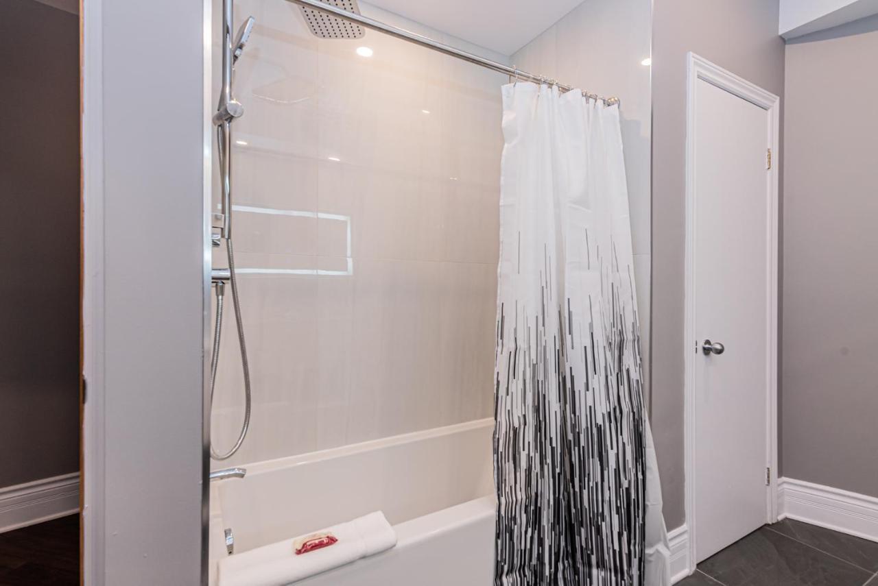 Family Friendly 3-Bedroom Beauty In Le Plateau By Denstays Montreal Exterior photo