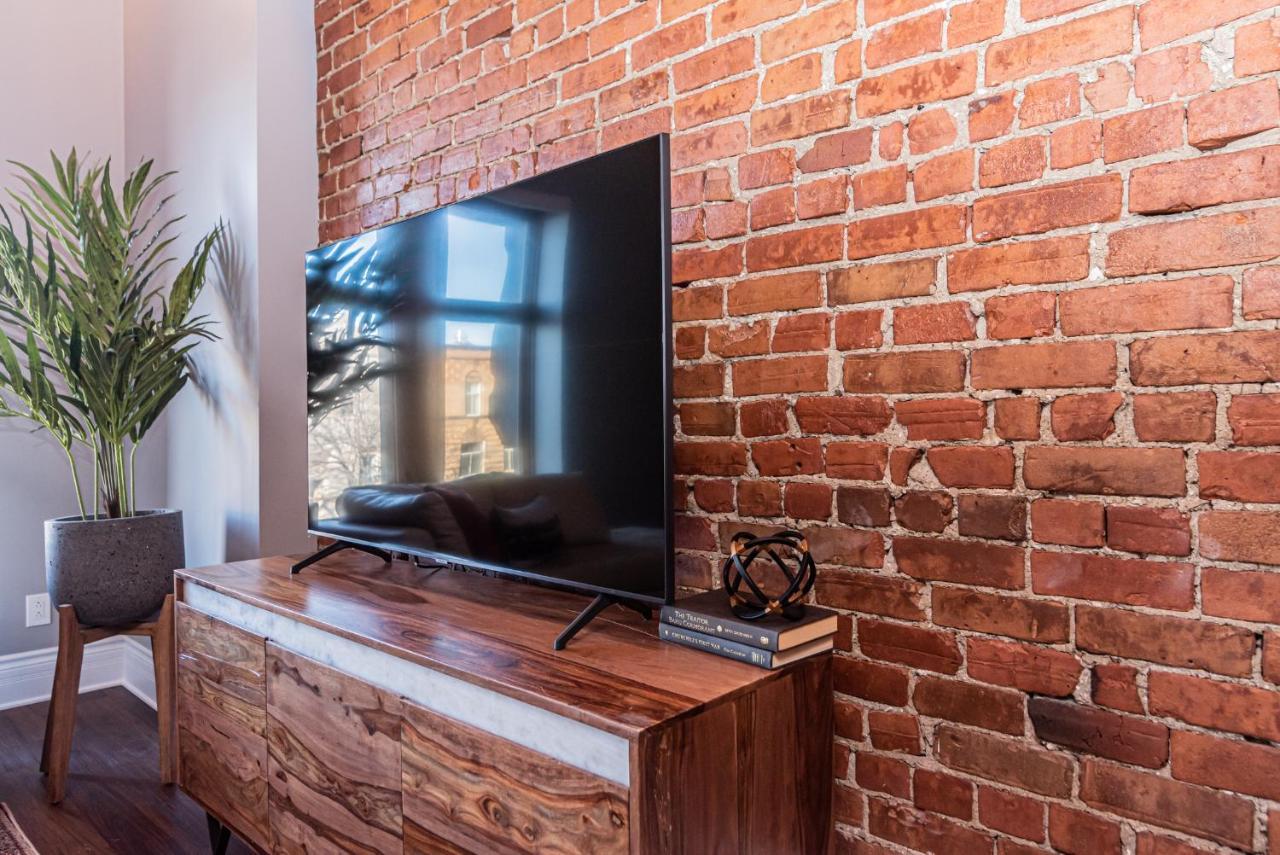 Family Friendly 3-Bedroom Beauty In Le Plateau By Denstays Montreal Exterior photo